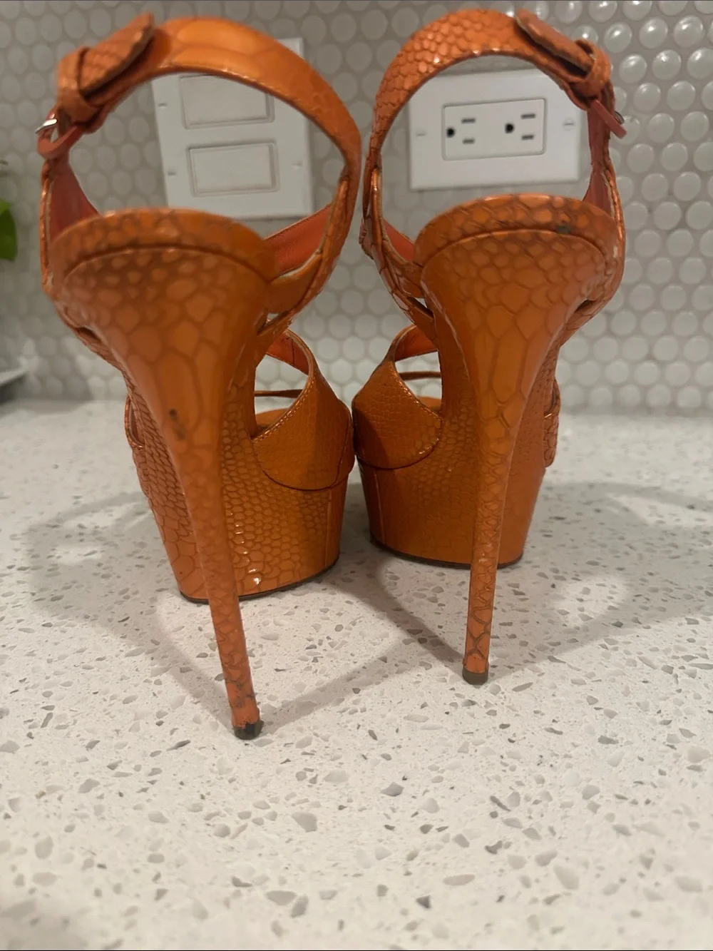 Casedi platforms embossed patent 37.5